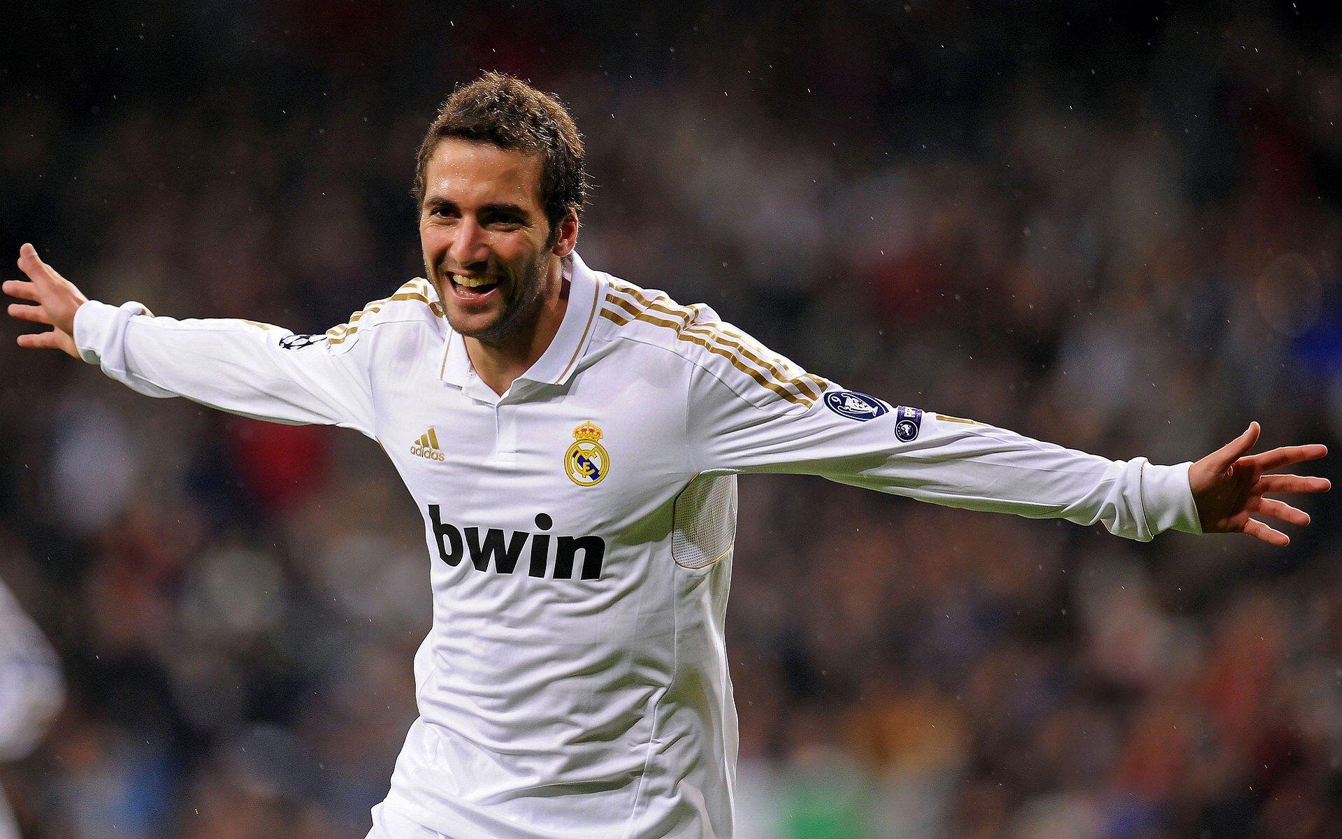 欧冠半决赛激战，曼城绝杀皇马晋级决赛，哈兰德梅开二度闪耀伯纳乌