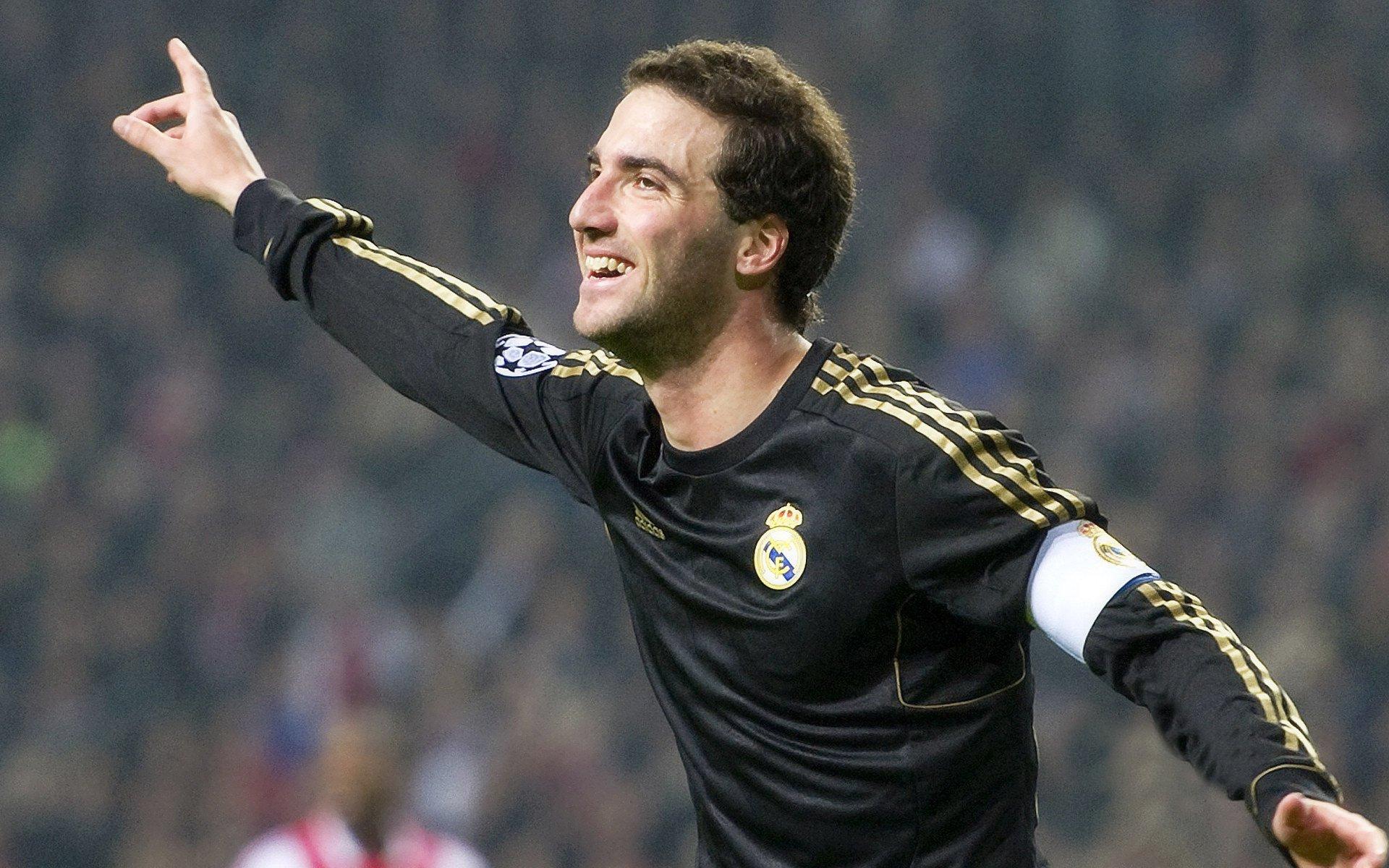 攀岩新星闪耀国际赛场，中国选手勇夺世界杯分站赛冠军