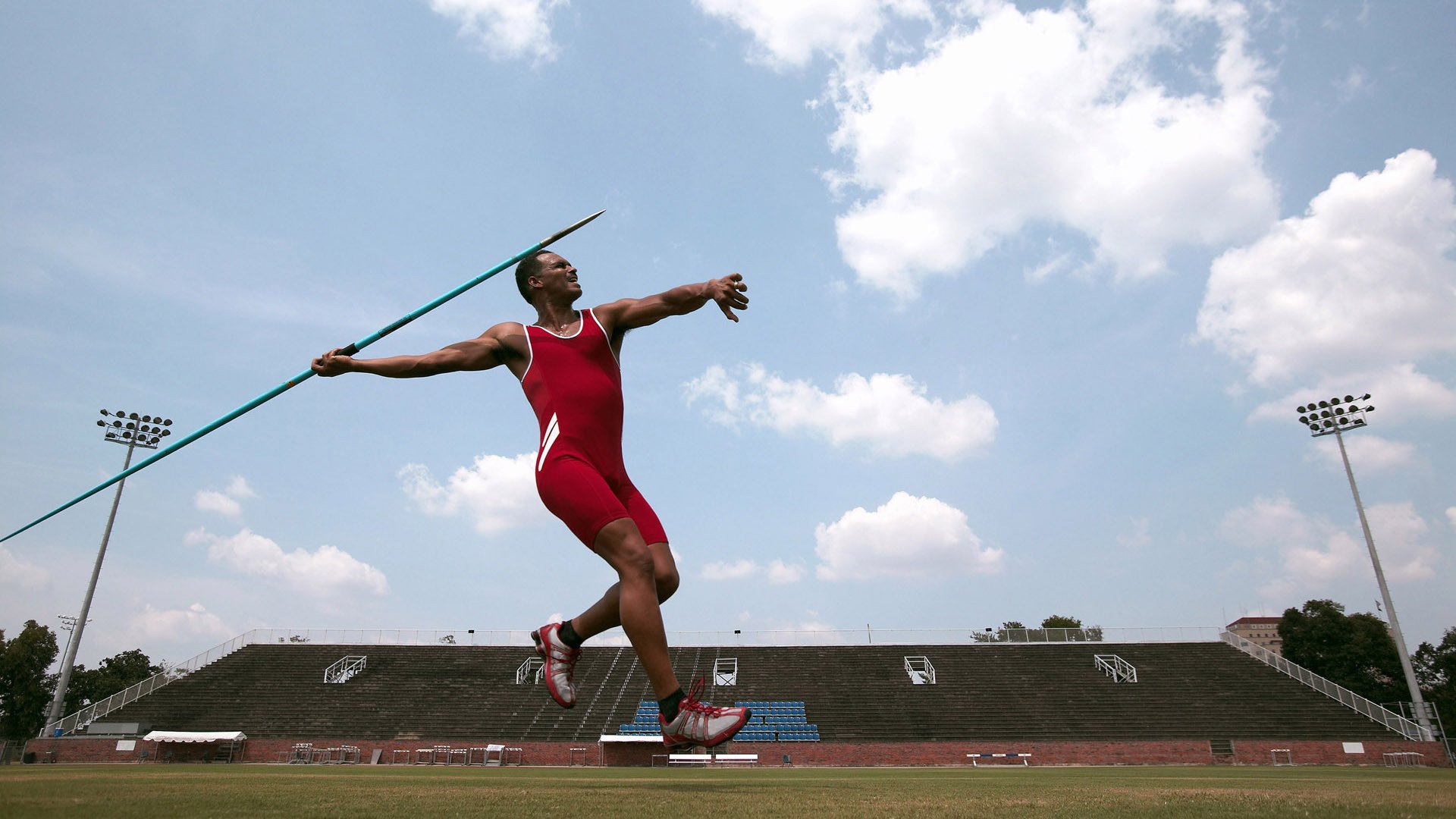 中国泳坛新星闪耀国际赛场 混合泳项目再创佳绩